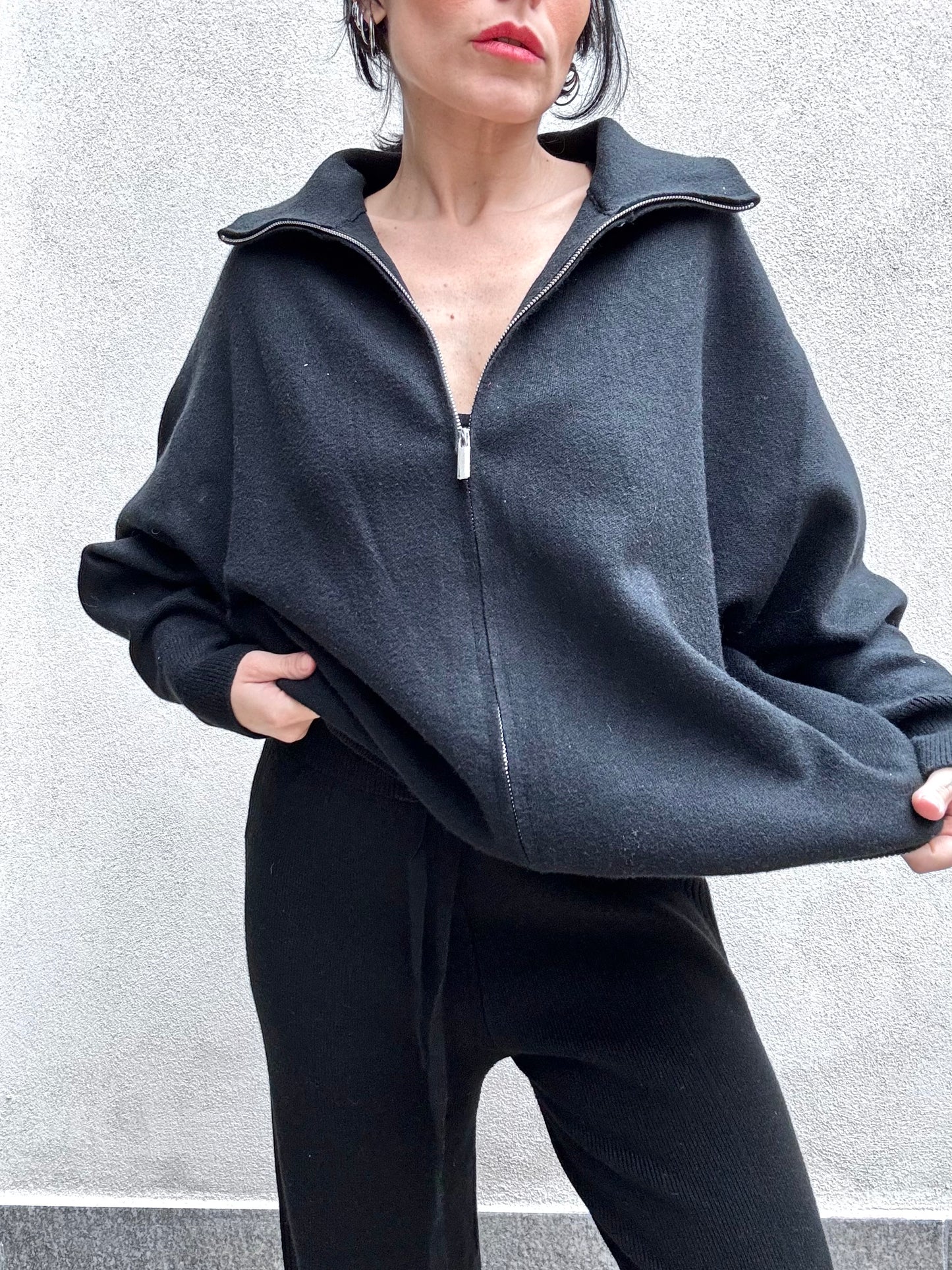 Maglione nero zip