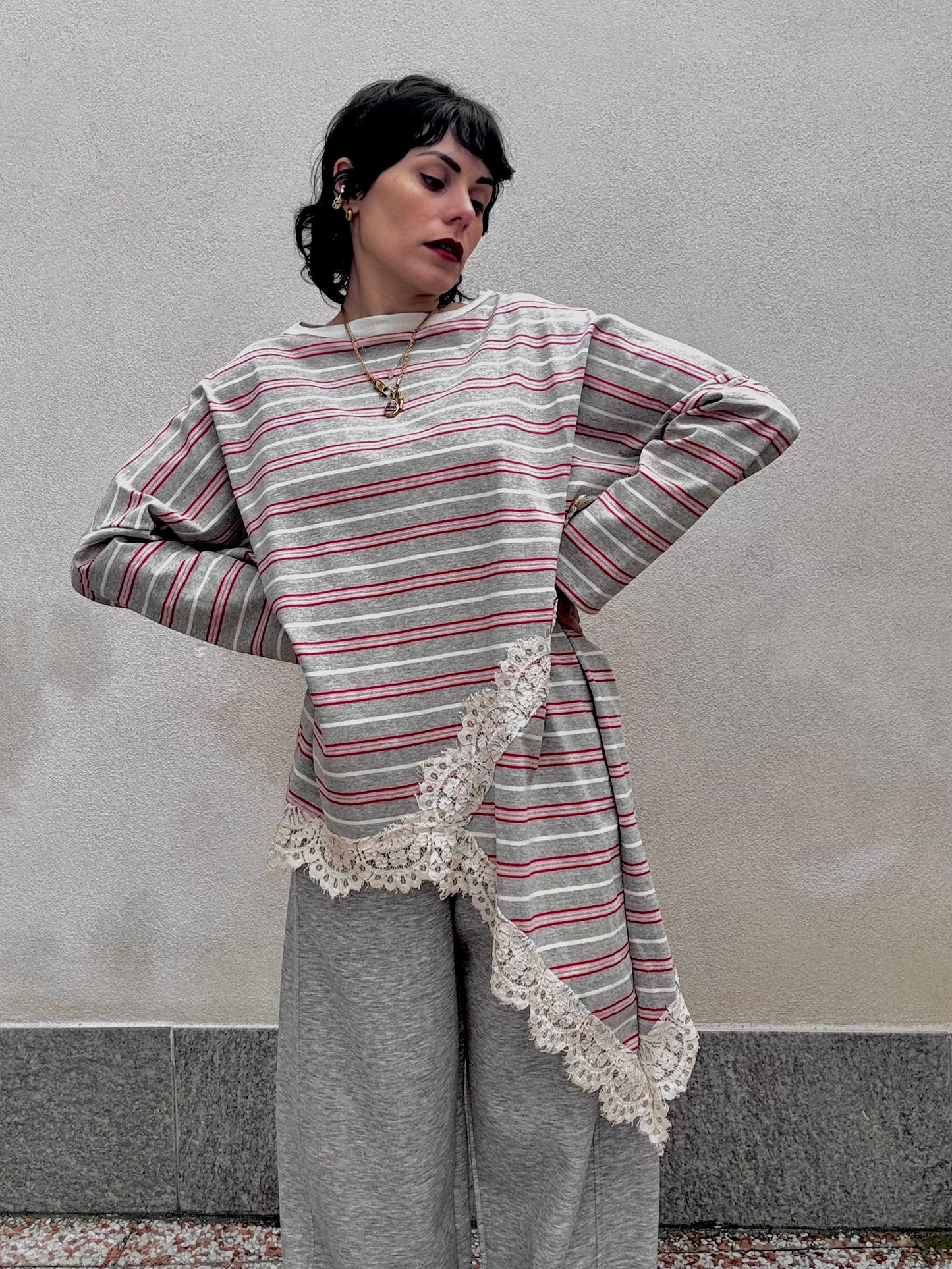 Maglia a righe con pizzo Grigio