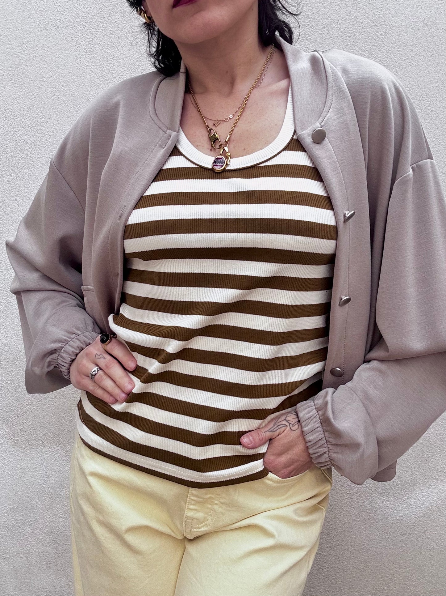 Bomber in scuba con tasche Tortora