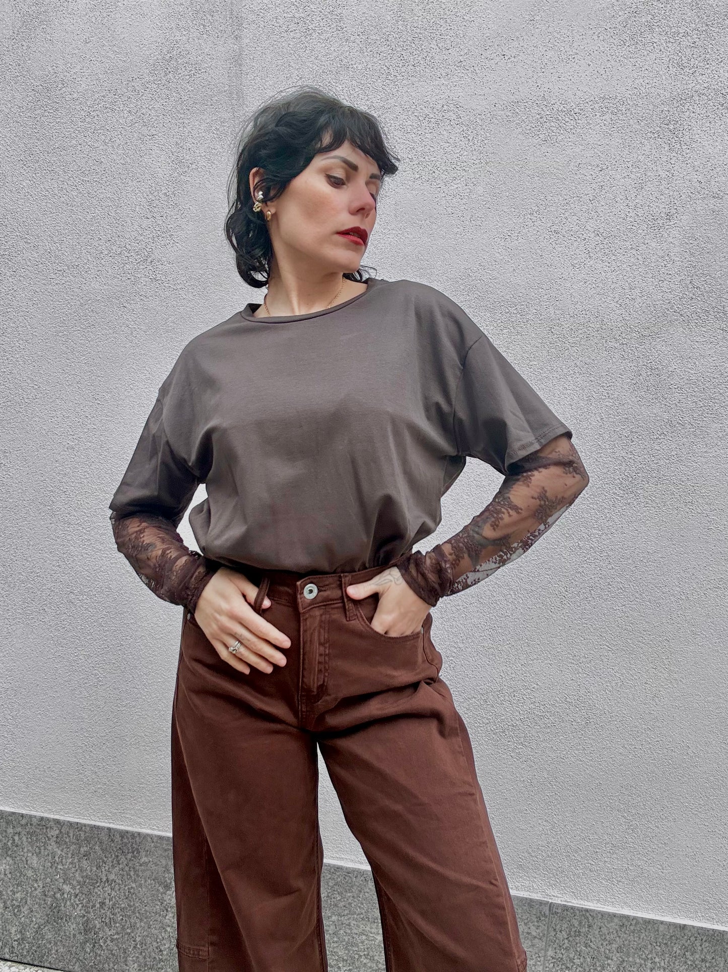 T-shirt manica in pizzo Marrone