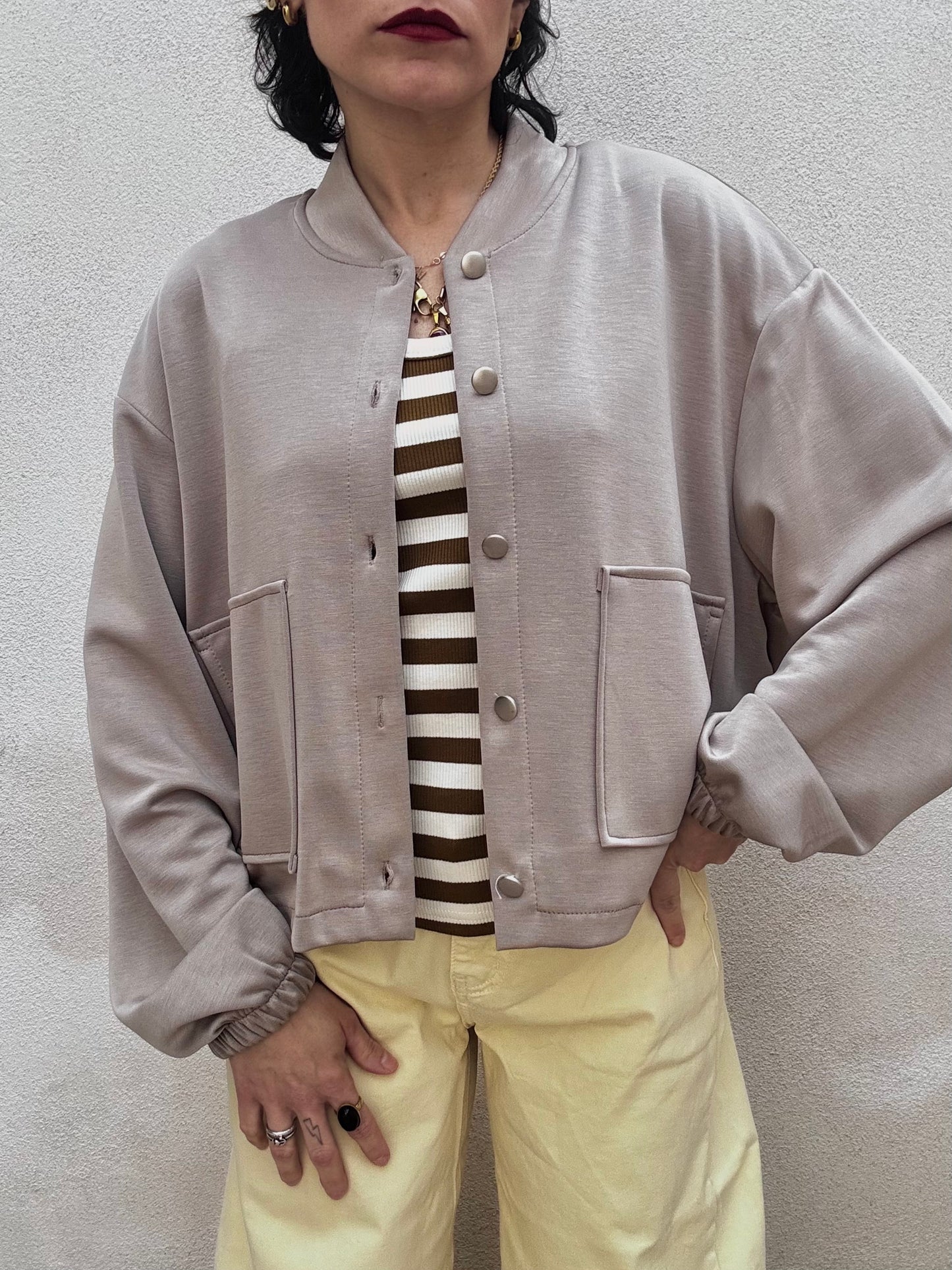 Bomber in scuba con tasche Tortora