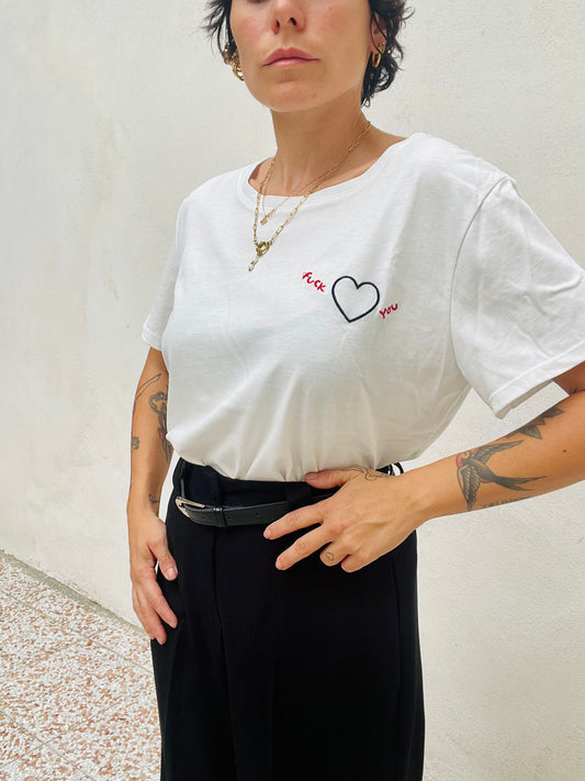 T-shirt “f**k you”