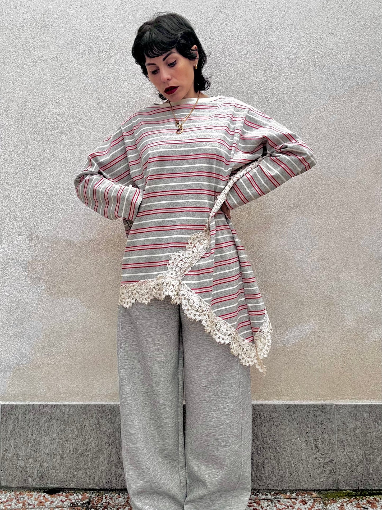 Maglia a righe con pizzo Grigio