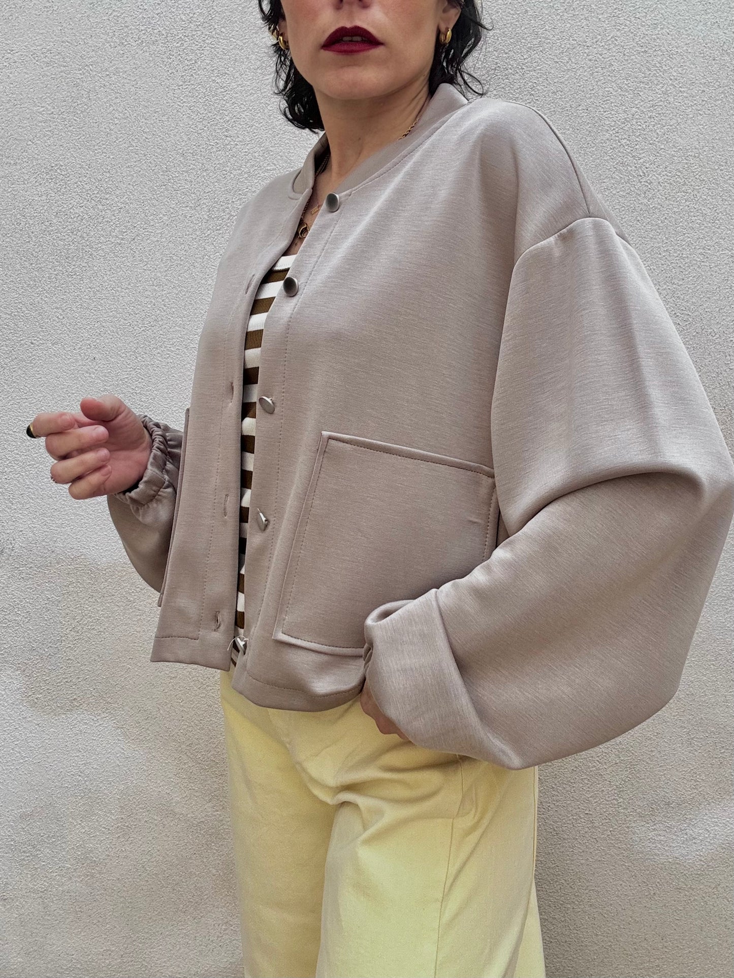 Bomber in scuba con tasche Tortora